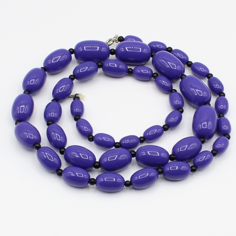 Vintage purple and black bead necklace